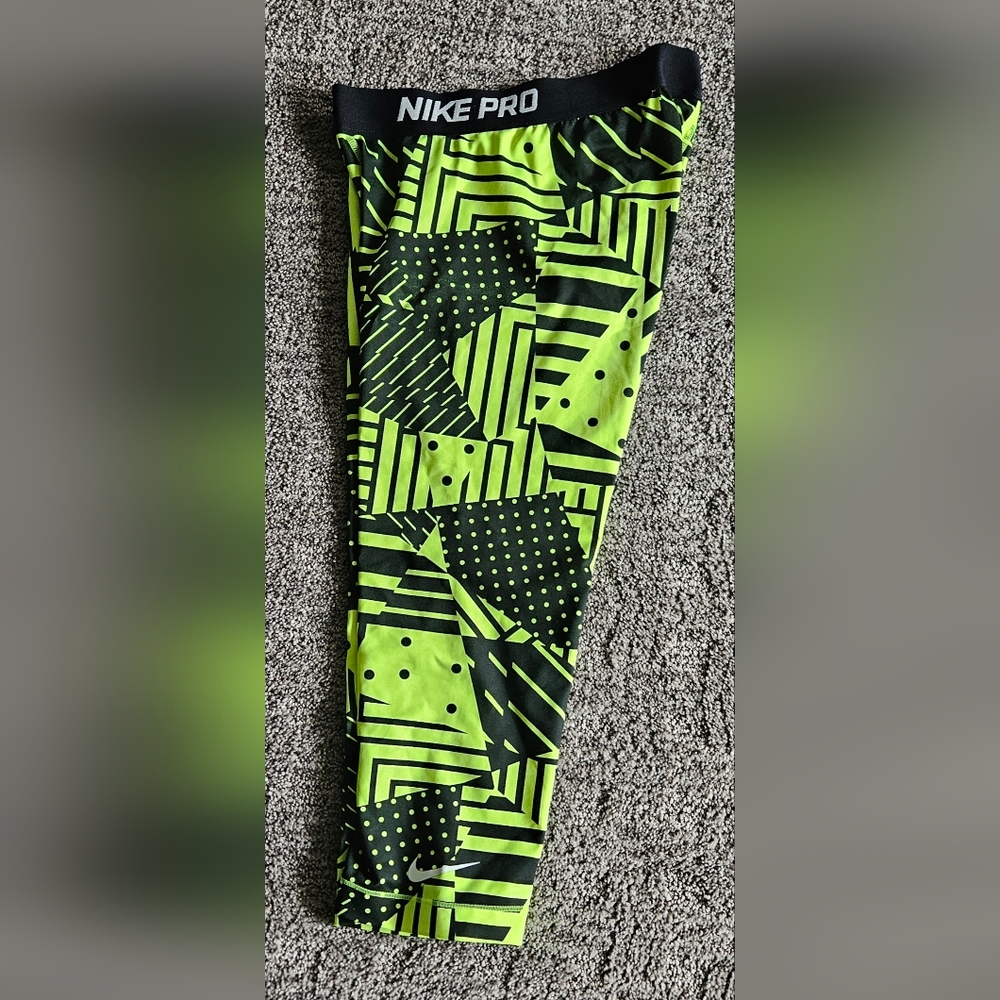 Nike Pro Geometric Capri